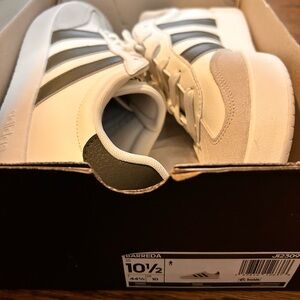 Adidas Men's White and Hunter Green Sneakers